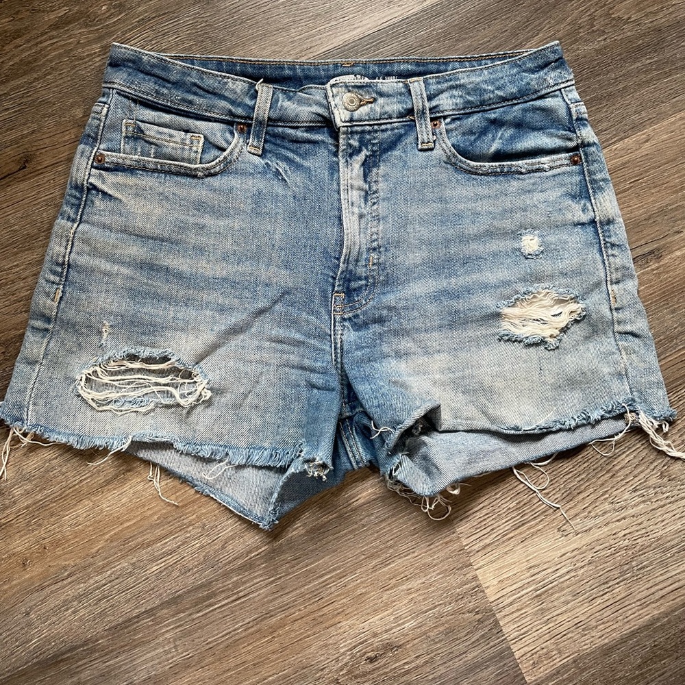 High rise, curvy jean cutoff shorts